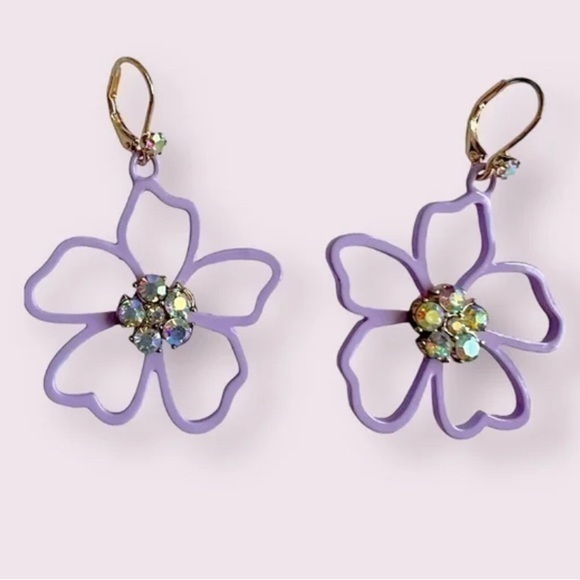 Betsey Johnson Lavender Petal Flower Earrings with Clear Crystal in the Center - Picture 1 of 5